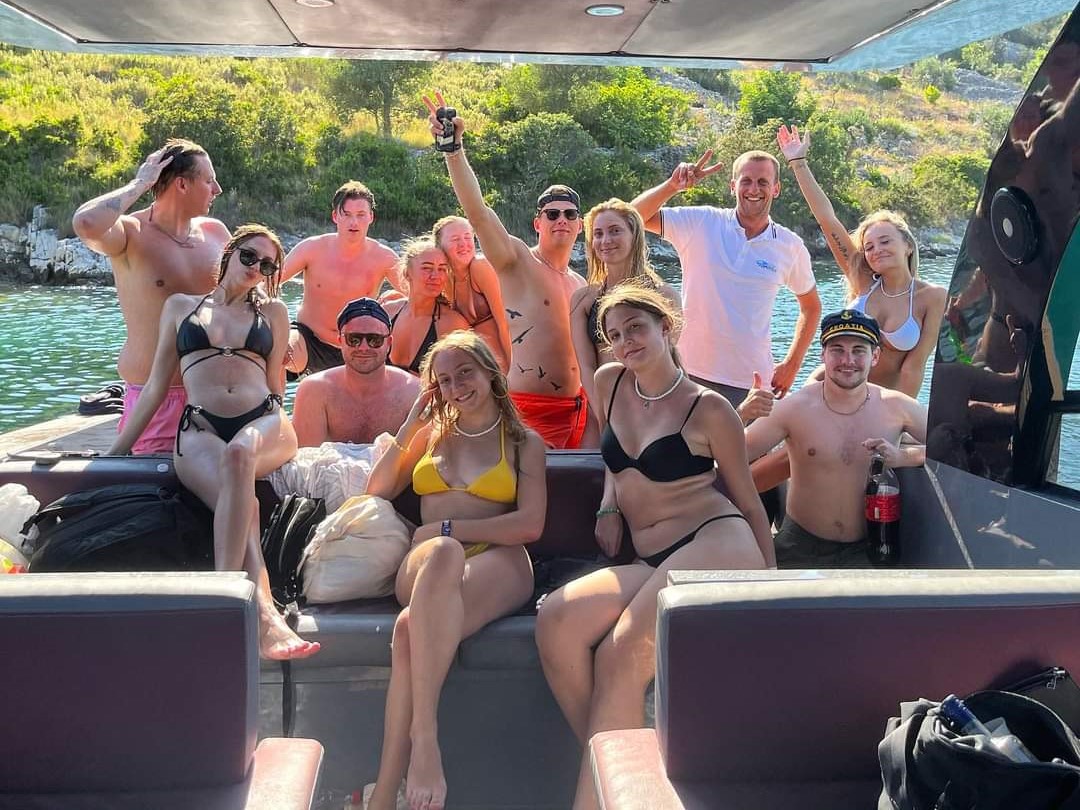 Private speedboat1 Private speedboat1